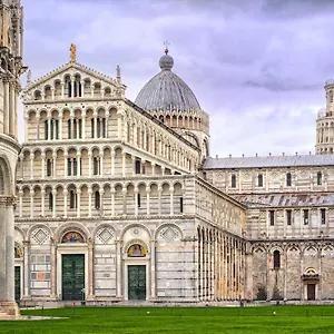  Appartamento 1km Dalla Torre Appart. Con Balcone E Posto Auto